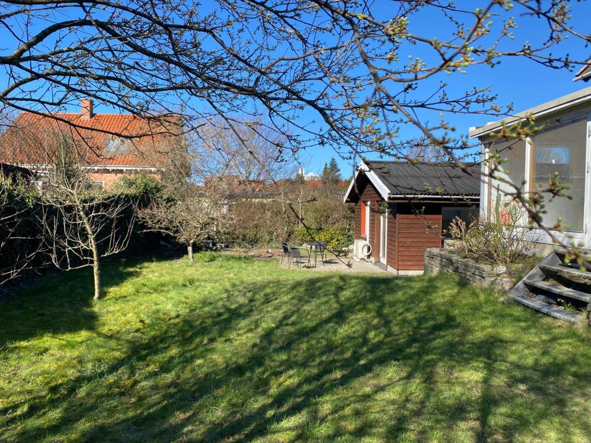 Vila Cozy House With A Graden View Herlev Exteriér fotografie